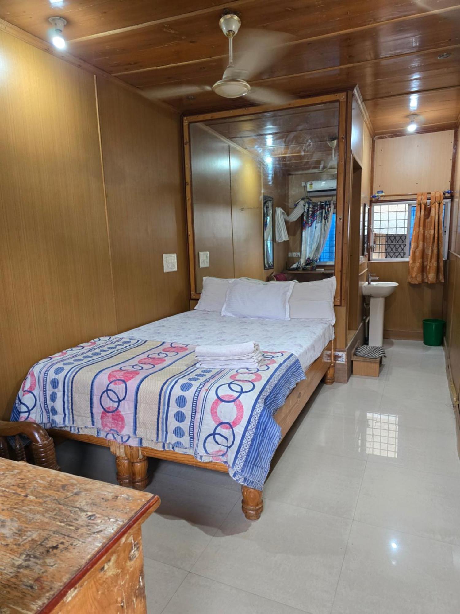 Lakshmi Heritage Tourist Home Hampi Eksteriør billede