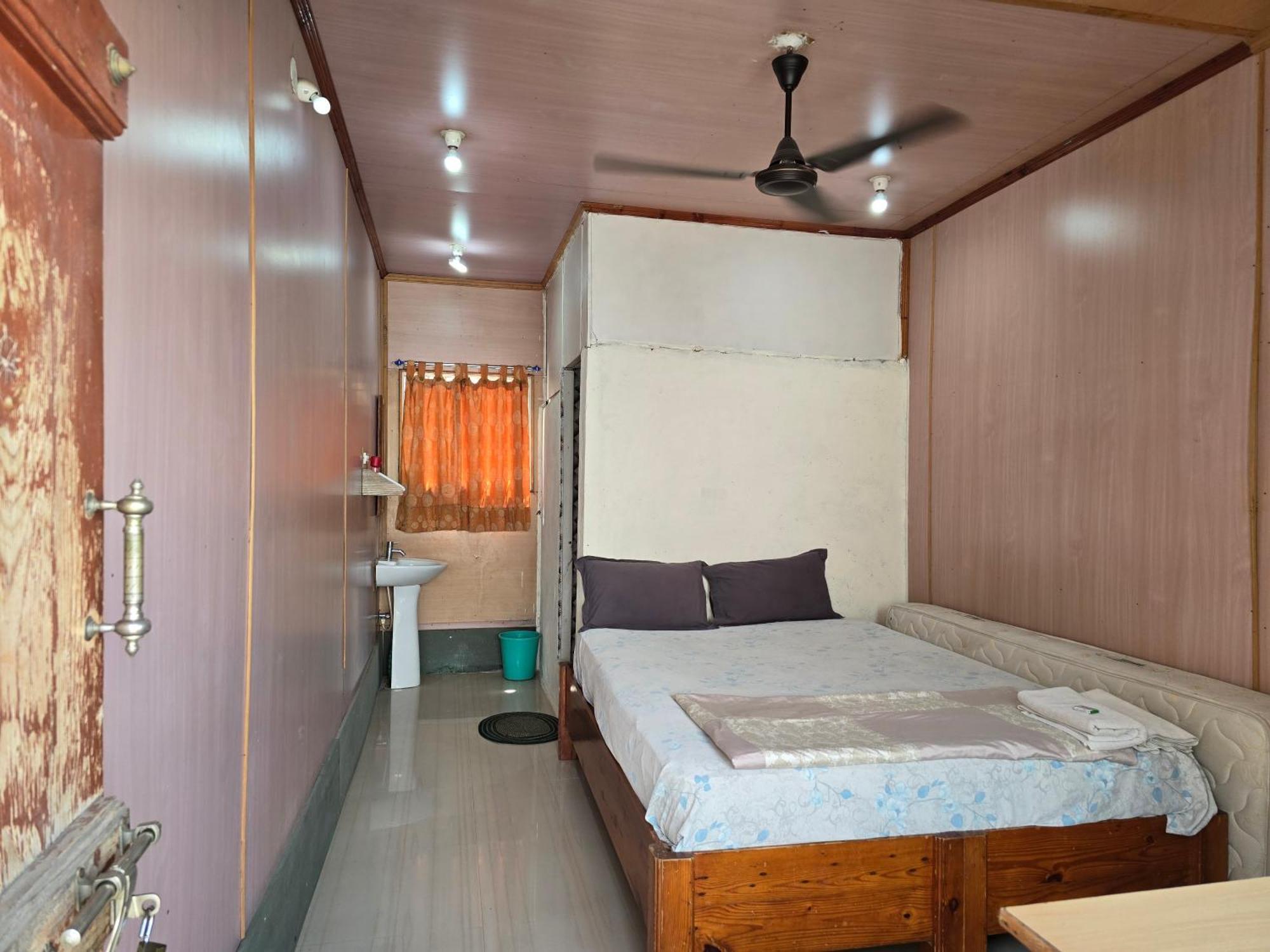 Lakshmi Heritage Tourist Home Hampi Eksteriør billede