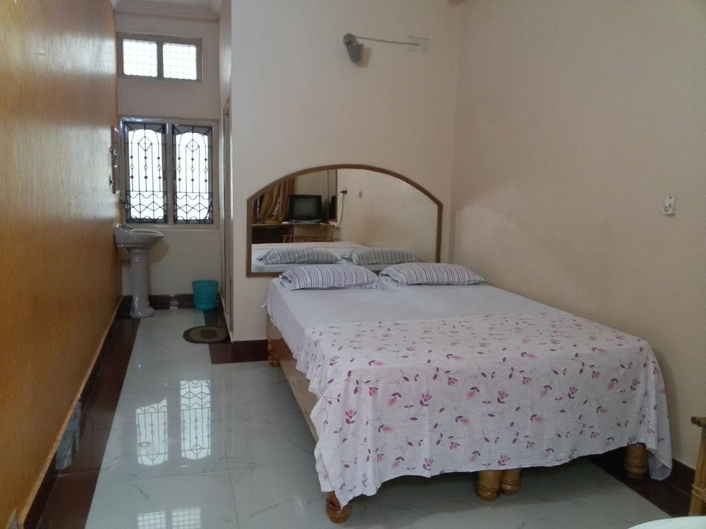 Lakshmi Heritage Tourist Home Hampi Eksteriør billede