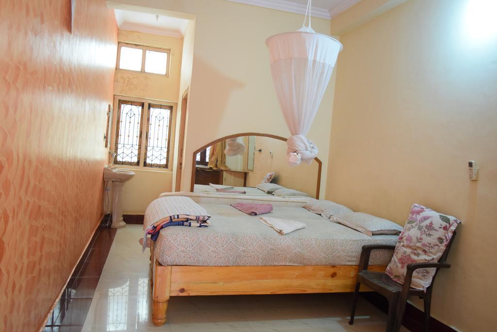 Lakshmi Heritage Tourist Home Hampi Eksteriør billede