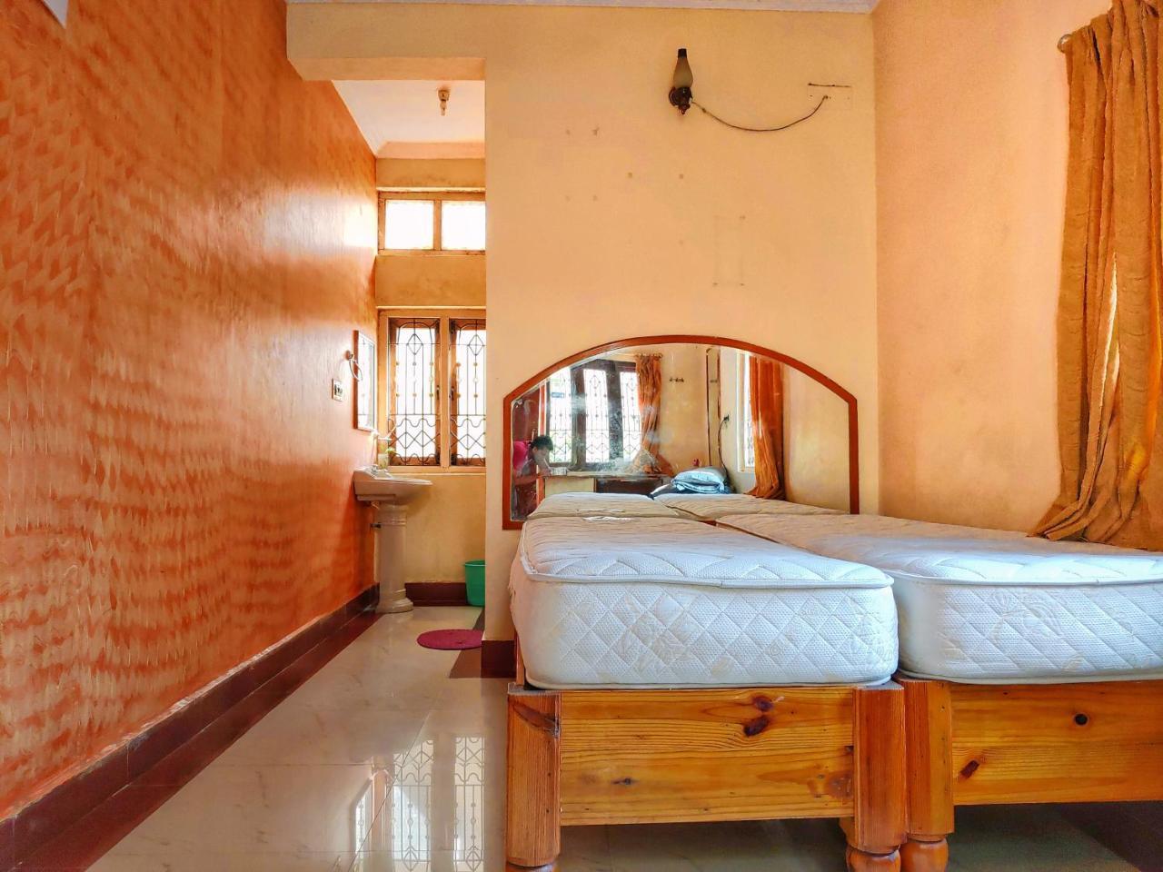 Lakshmi Heritage Tourist Home Hampi Eksteriør billede